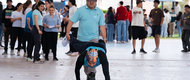 Desfile de Promociones y Ginkana – 25 Años de Medicina UTPL