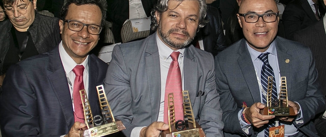 UTPL recibe dos premios en la V Entrega de premios Ei. UTPL recibe dos premios en la V Entrega de premios Ei.