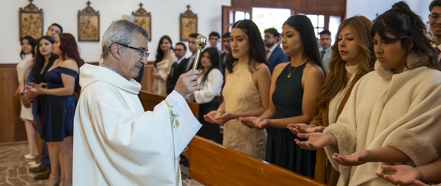 Imposición de mandiles a estudiantes de Fisioterapia