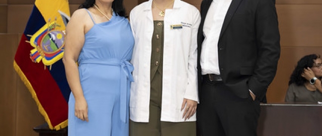 Imposición de Insignias – Carrera de Medicina Imposición de Insignias – Carrera de Medicina