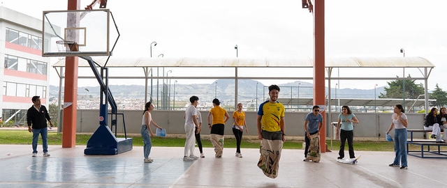 Desfile de Promociones y Ginkana – 25 Años de Medicina UTPL