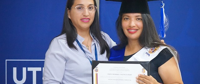 Nuevos profesionales de Galápagos recibieron su título Nuevos profesionales de Galápagos recibieron su título