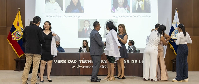 Ceremonia de imposición de mandiles a los estudiantes de 7mo ciclo de la carrera de Psicología Clínica