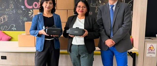 Bagó donó 60 gafas no electrónicas a la UTPL