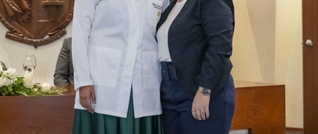 Estudiantes de Fisioterapia reciben sus mandiles