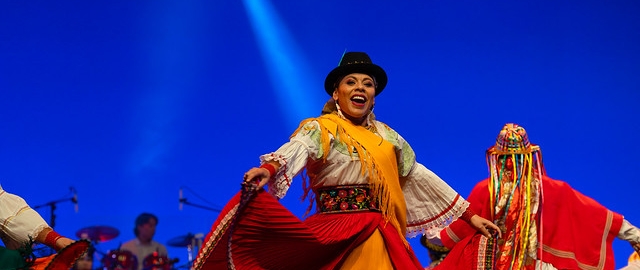 40 años danzando identidad | Jahua Ñan UTPL 40 años danzando identidad | Jahua Ñan UTPL