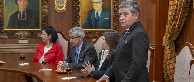 Posesión de nuevas autoridades institucional y académica