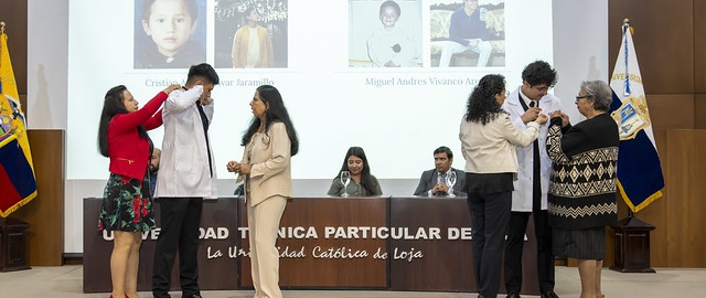 Ceremonia de imposición de mandiles a los estudiantes de 7mo ciclo de la carrera de Psicología Clínica