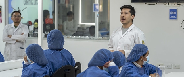 Talleres Académicos de Bioquímica y Farmacia y Geología Talleres Académicos de Bioquímica y Farmacia y Geología