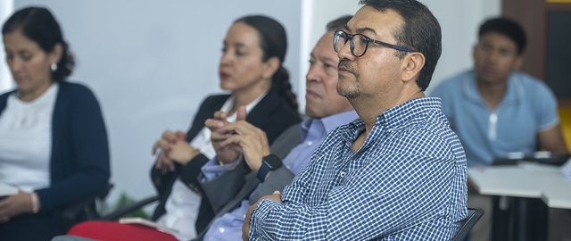 Finanzas aplicadas: análisis financiero y estrategias de inversión y financiamiento para impulsar la competitividad empresarial