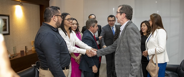 Visita protocolaria de asambleístas nacionales a la UTPL