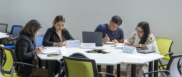 Curso de formación docente "Aprendizaje basado en casos" Curso de formación docente "Aprendizaje basado en casos"