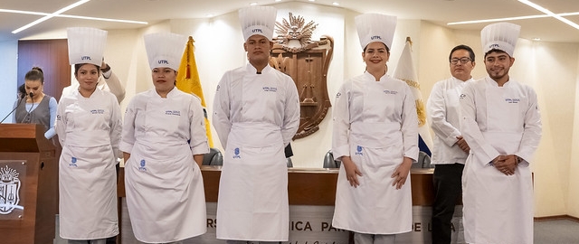 Investidura de estudiantes de primer ciclo de la carrera de Gastronomía UTPL Investidura de estudiantes de primer ciclo de la carrera de Gastronomía UTPL