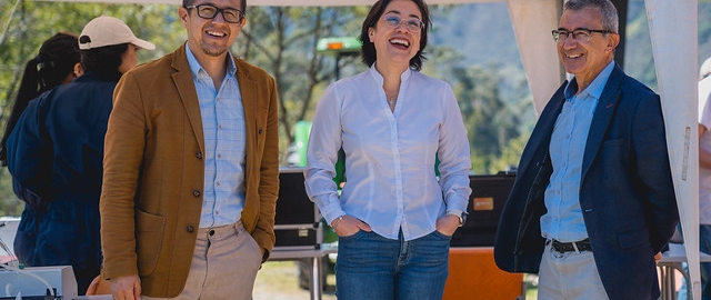 MAGAP entrega embriones bovinos y paquetes tecnológicos a UTPL MAGAP entrega embriones bovinos y paquetes tecnológicos a UTPL