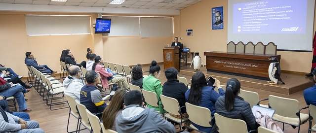 INOCAR socializó en la UTPL las convocatorias I+D+i y ACD 2026 de la XXX Expedición Antártica Ecuatoriana