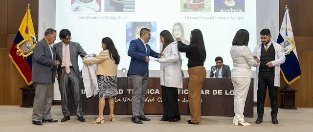 Ceremonia de imposición de mandiles a los estudiantes de 7mo ciclo de la carrera de Psicología Clínica