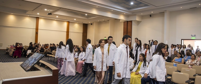 Imposición de Insignias – Carrera de Medicina