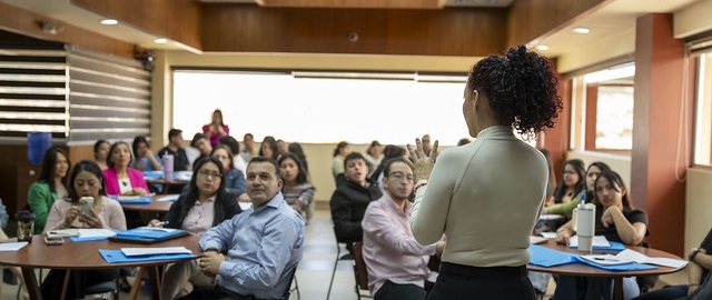 Masterclass “Respira, proyecta y conecta: el arte de hablar para la radio”
