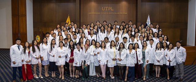 Ceremonia de imposición de mandiles a los estudiantes de 7mo ciclo de la carrera de Psicología Clínica Ceremonia de imposición de mandiles a los estudiantes de 7mo ciclo de la carrera de Psicología Clínica