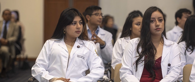 Ceremonia de imposición de mandiles a los estudiantes de 7mo ciclo de la carrera de Psicología Clínica Ceremonia de imposición de mandiles a los estudiantes de 7mo ciclo de la carrera de Psicología Clínica