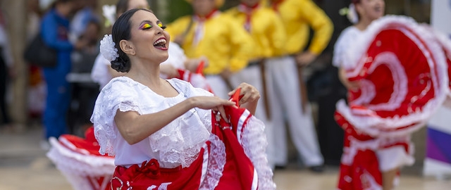 UTPL, escenario del arte y la diversidad cultural en el Festival Folclóricos Internacionales (FESFIN) 2025 UTPL, escenario del arte y la diversidad cultural en el Festival Folclóricos Internacionales (FESFIN) 2025