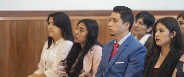 Imposición de mandiles a estudiantes de Fisioterapia