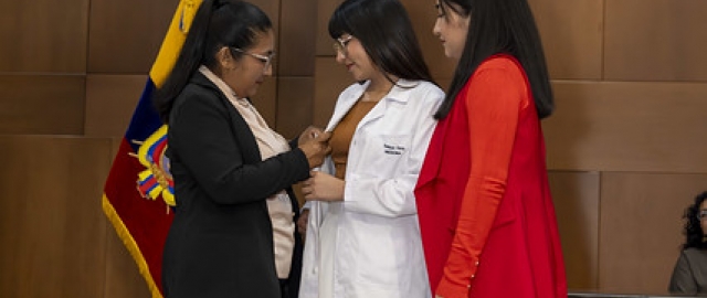 Imposición de Insignias – Carrera de Medicina