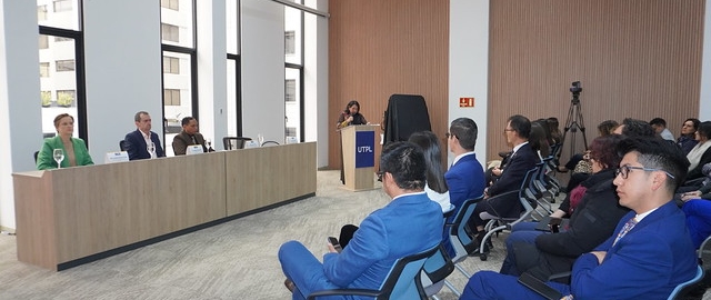 UTPL Conecta Futuro: Presentación de nuevas carreras y develación de imagen por los 50 años de Educación a Distancia