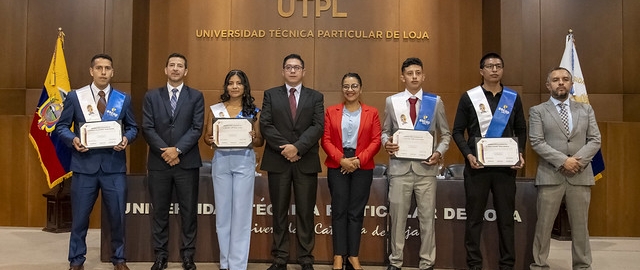 Décimo Quinta Promoción de Graduados ESCOP UTPL Décimo Quinta Promoción de Graduados ESCOP UTPL