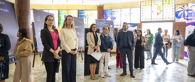 Conversatorio e inauguración de la exposición “Astrónomas” en UTPL