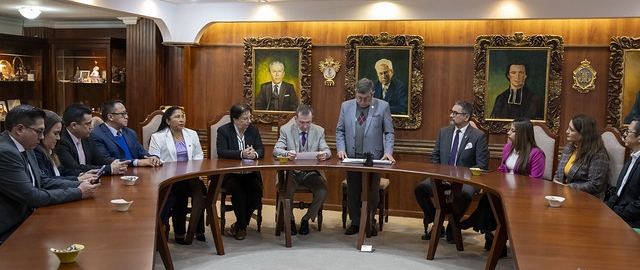 Posesión de nuevas autoridades académicas
