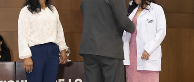 Imposición de Insignias – Carrera de Medicina