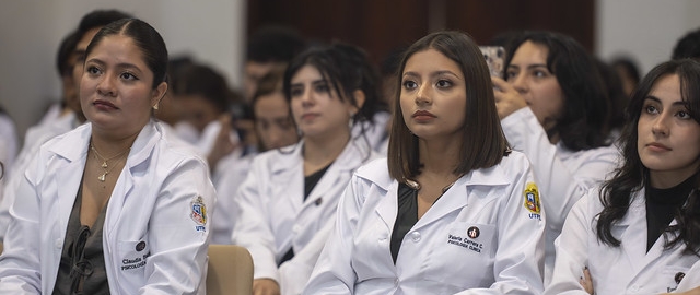 Ceremonia de imposición de mandiles a los estudiantes de 7mo ciclo de la carrera de Psicología Clínica