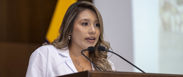 Imposición de mandiles a estudiantes de Fisioterapia