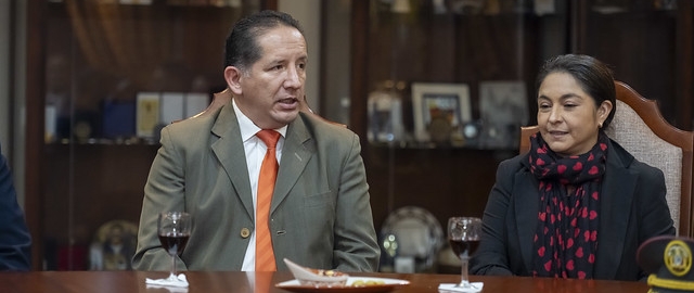 Firma de convenios específicos de cooperación interinstitucional entre la UTPL, la Federación Nacional de Corredores de Bienes Raíces y la Unidad Educativa Fiscomisional de Fuerzas Armadas “Colegio Militar n.º 5 Tcrn. Lauro Guerrero”. Firma de convenios específicos de cooperación interinstitucional entre la UTPL, la Federación Nacional de Corredores de Bienes Raíces y la Unidad Educativa Fiscomisional de Fuerzas Armadas “Colegio Militar n.º 5 Tcrn. Lauro Guerrero”.