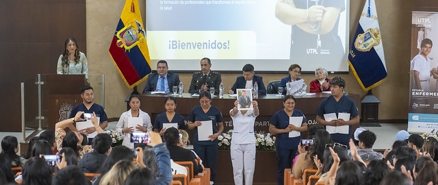 Pasarela “Enfermería a través del tiempo”