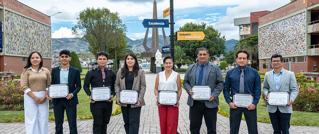 III Premiación de Trabajos de Titulación y de Integración Curricular III Premiación de Trabajos de Titulación y de Integración Curricular