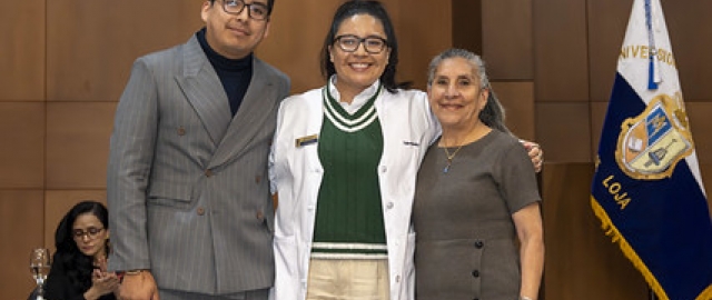 Imposición de Insignias – Carrera de Medicina Imposición de Insignias – Carrera de Medicina