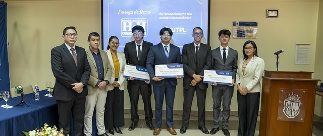 Entrega de becas Hidalgo e Hidalgo a estudiantes de la UTPL Entrega de becas Hidalgo e Hidalgo a estudiantes de la UTPL