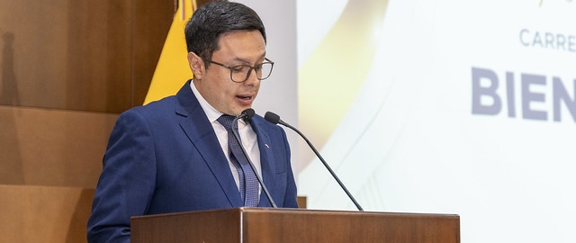 Imposición de mandiles a estudiantes de Fisioterapia