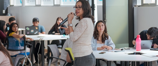 Aldea Global: Using AI to Improve Narration “Historias Míticas y Reales de la ciudad de Loja” Aldea Global: Using AI to Improve Narration “Historias Míticas y Reales de la ciudad de Loja”