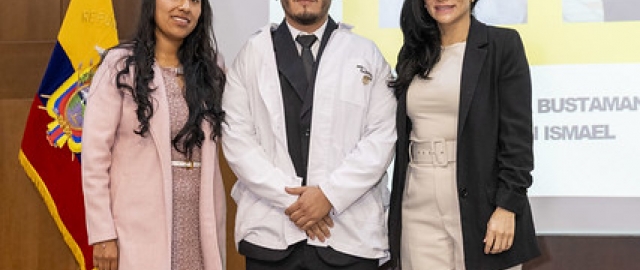 Imposición de mandiles a estudiantes de Fisioterapia