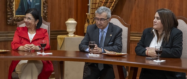 Posesión de nuevas autoridades institucional y académica