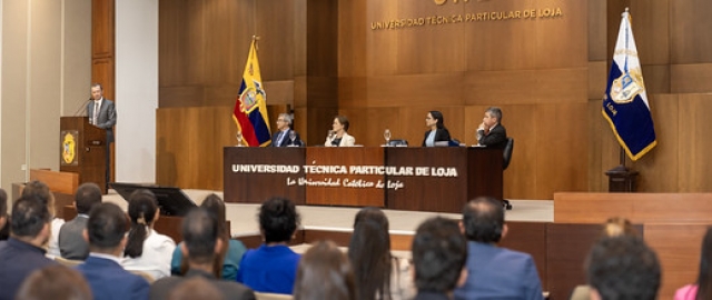 Posesión de nuevas autoridades académicas y ejecutivas