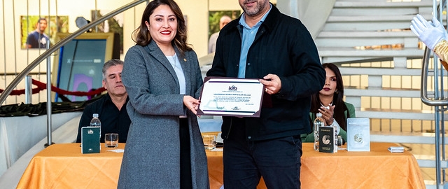 La Prefectura de Loja presenta el lanzamiento oficial de la Ruta del Café y entregó un reconocimiento a la UTPL La Prefectura de Loja presenta el lanzamiento oficial de la Ruta del Café y entregó un reconocimiento a la UTPL