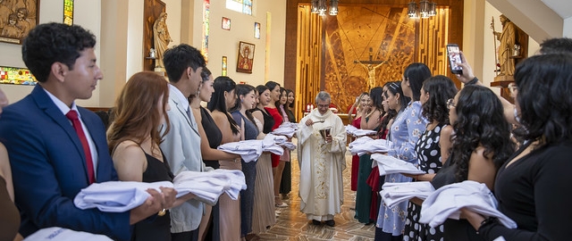 Ceremonia de imposición de mandiles a los estudiantes de 7mo ciclo de la carrera de Psicología Clínica