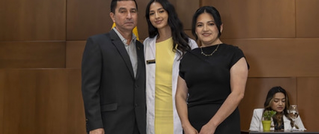 Imposición de Insignias – Carrera de Medicina