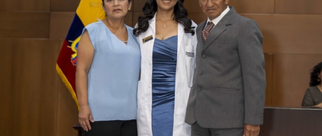 Imposición de Insignias – Carrera de Medicina