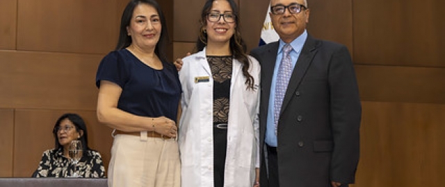 Imposición de Insignias – Carrera de Medicina