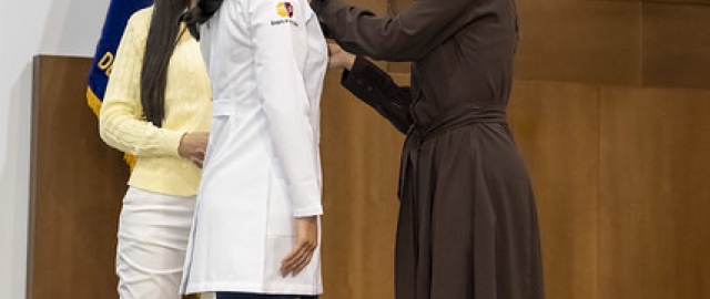 Imposición de mandiles a internos rotativos de la carrera de Nutrición y Dietética – Cohorte mayo 2025 / abril 2026